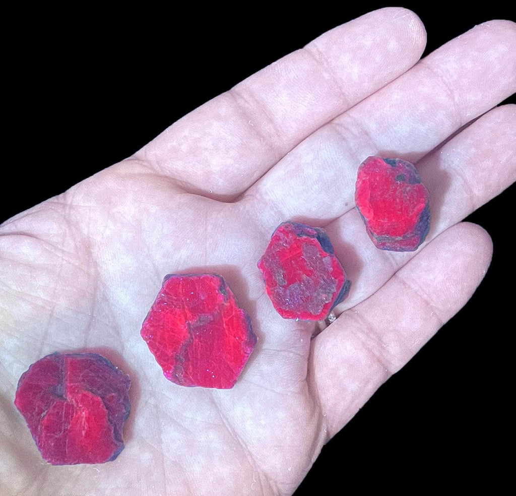 uv reactive red ruby corundum