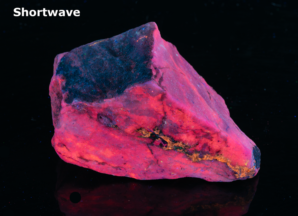 Fluorescent Calcite, Phosphorescent Sphalerite from Sweden