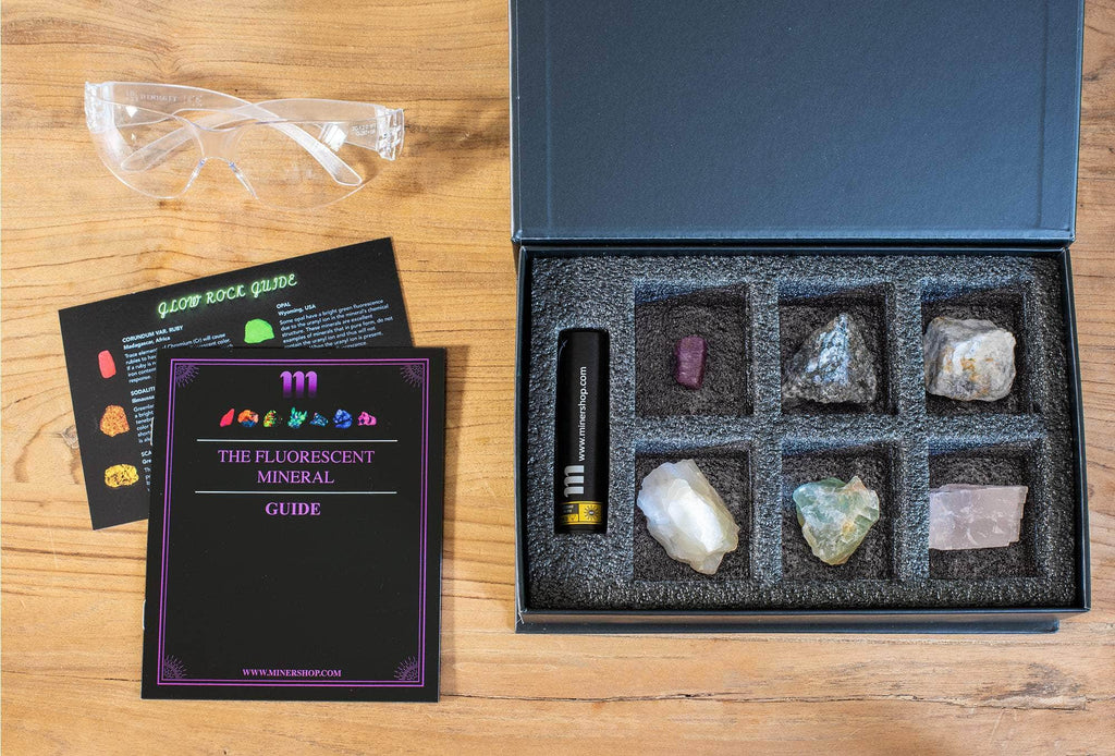 Mineral kit with 6 Fluorescent Minerals Handpicked for their bright glow and quality. This kit comes with ruby, opal, sodalite, wernerite, fluorite, calcite. This kit also comes with a 365nm Filtered Longwave UV Flashlight