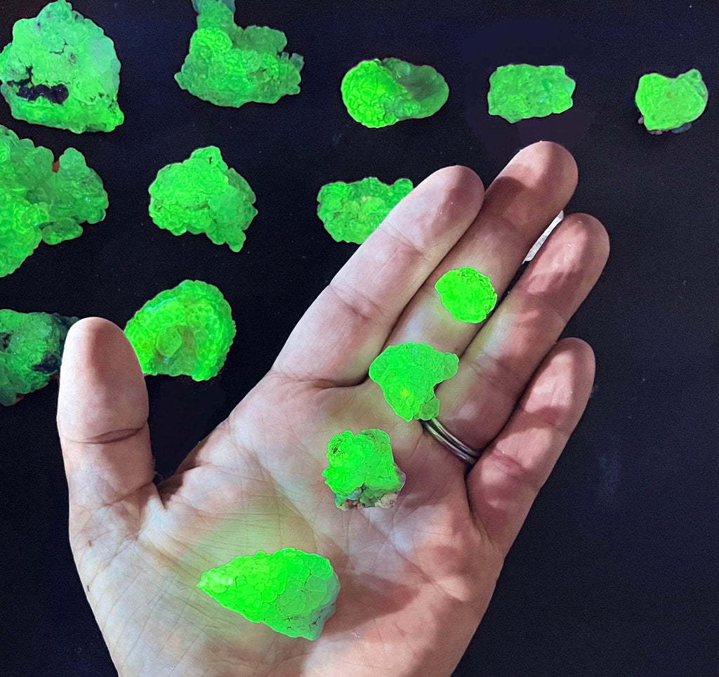 UV Reactive Opal | fluorescent green opal