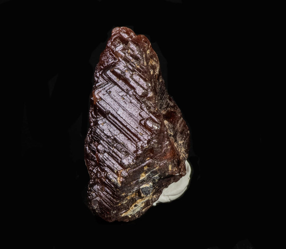 A nice, gemmy raw garnet crystal from Pocos dos Cavalos, Ceara, Brazil –  MinerShop